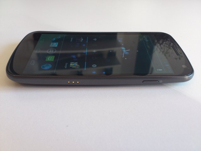 samsung_galaxy_nexus_-2