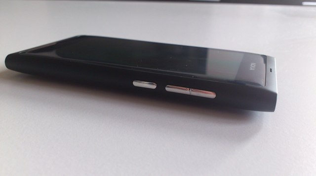 nokia_n9_desna