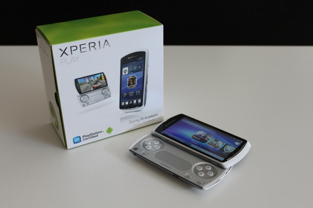 sony_ericsson_xperia_play_-1