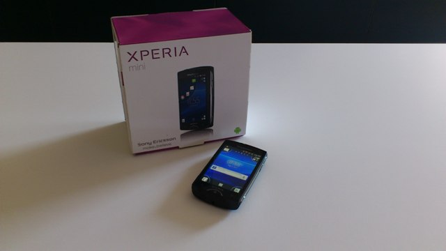 sony_ericsson_xperia_mini_-1