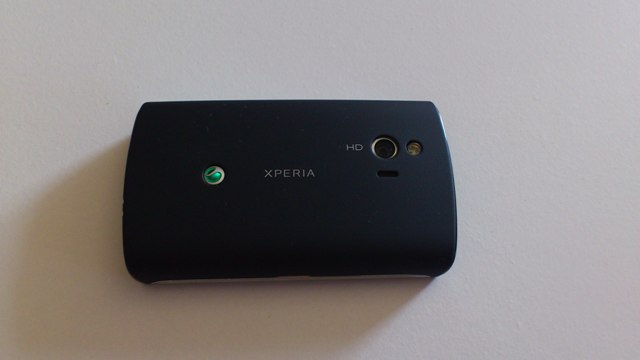 sony_ericsson_xperia_mini_-7