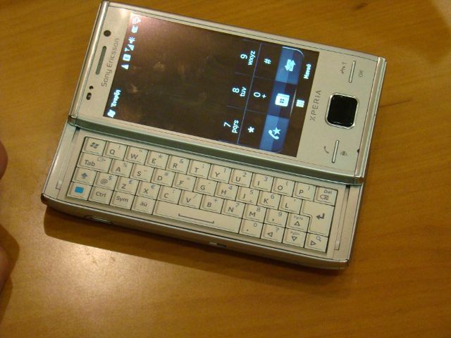 sony ericsson xperia x2-3