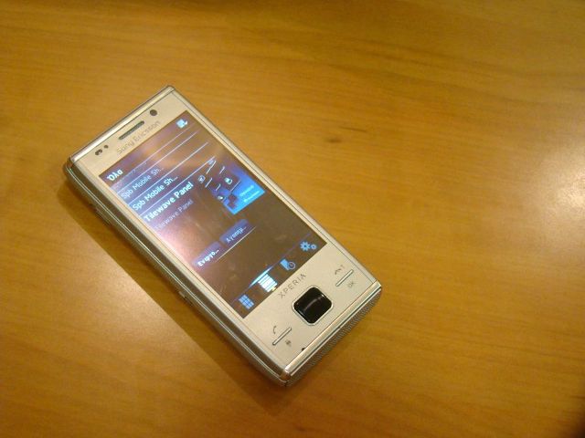 sony ericsson xperia x2-5