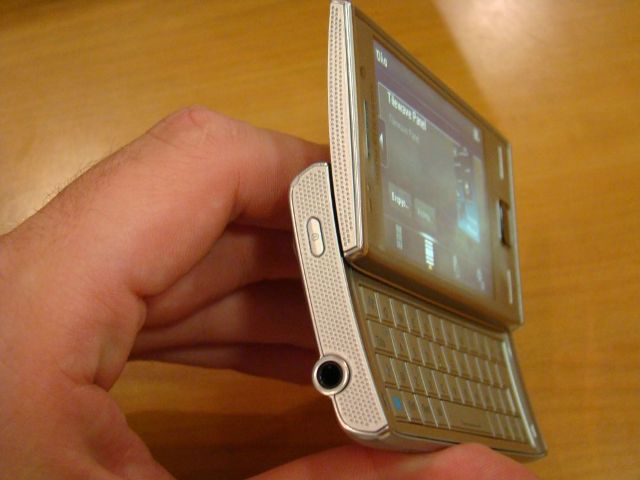 sony ericsson xperia x2-7