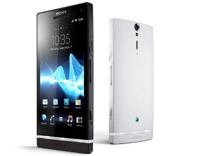 xperias_group01_black_white